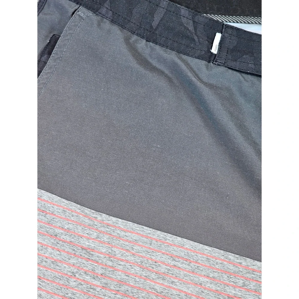 Vuori Cruise Boardshorts Mens 34 Grey Orange Stripe Colorblock V314 Swim Trunks